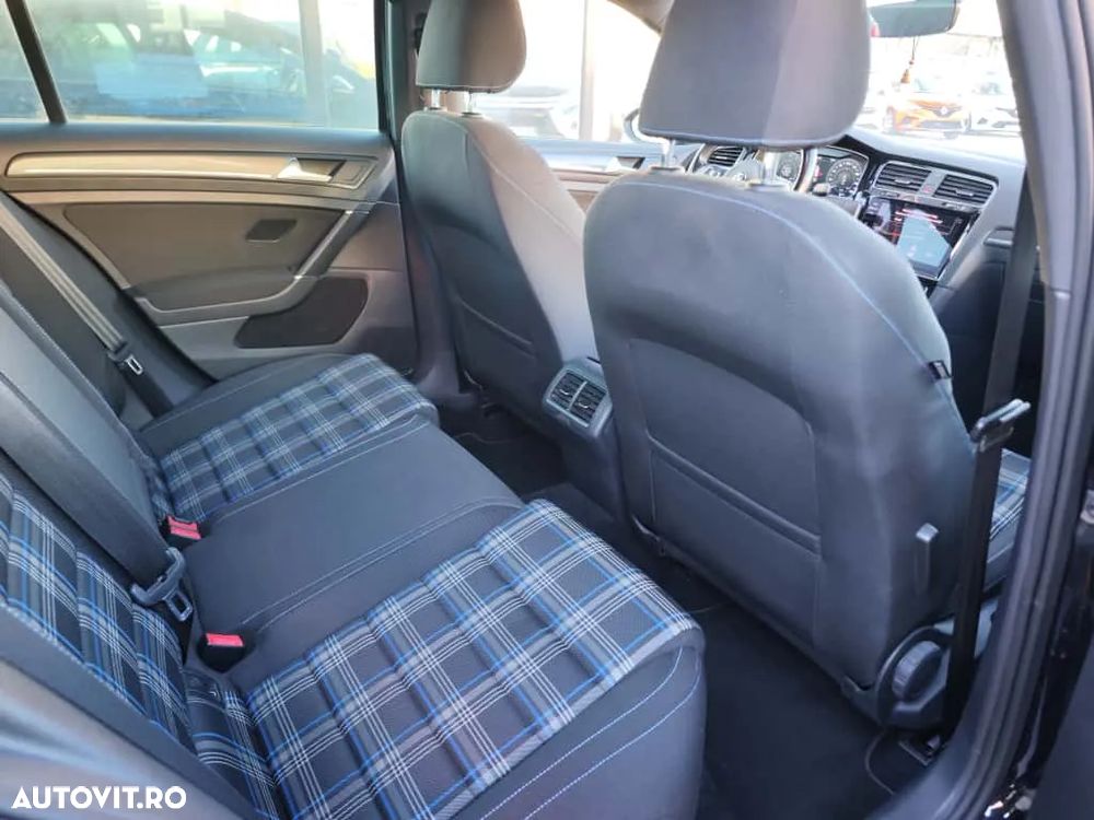 Volkswagen Golf GTE - 26