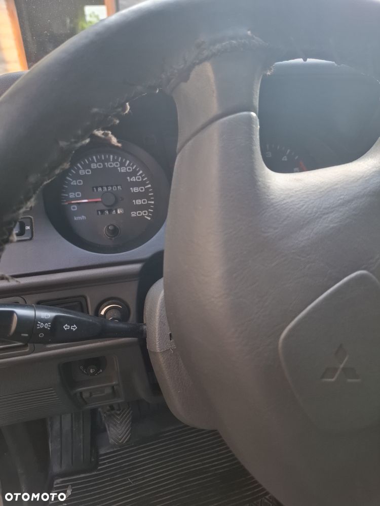 Mitsubishi Pajero - 8