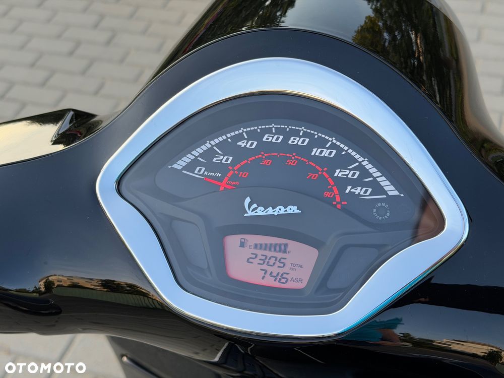 Vespa GTS - 15