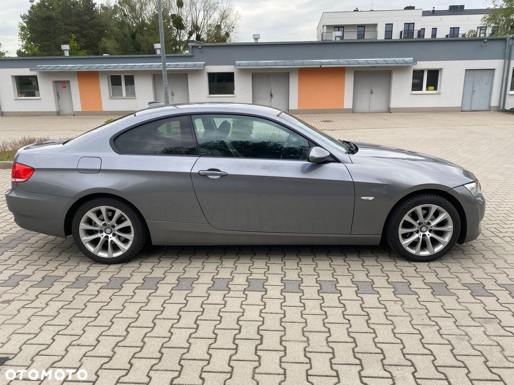 BMW Seria 3 320i - 7