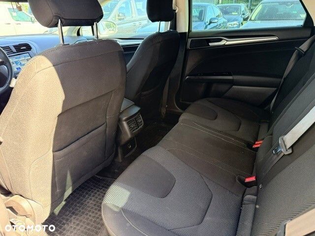 Ford Mondeo - 8