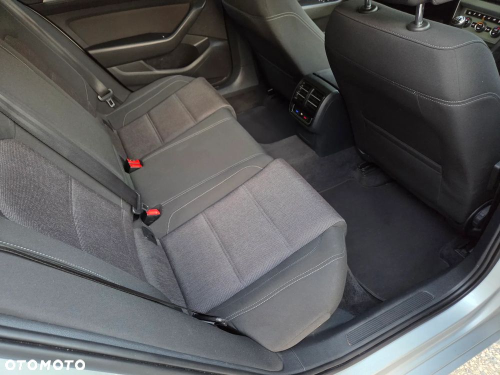 Volkswagen Passat 2.0 TDI BMT Comfortline - 8