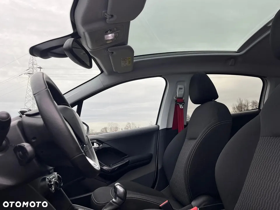 Peugeot 208 PureTech 82 Start & Stop Style - 16
