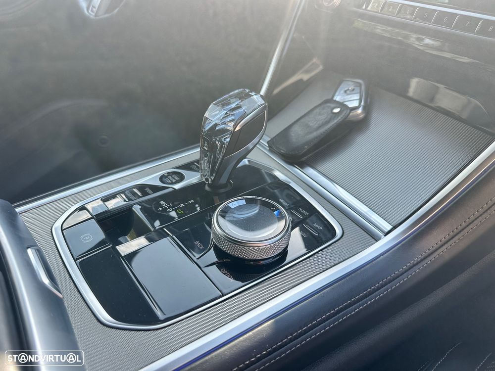 BMW 840 d xDrive Pack M - 16