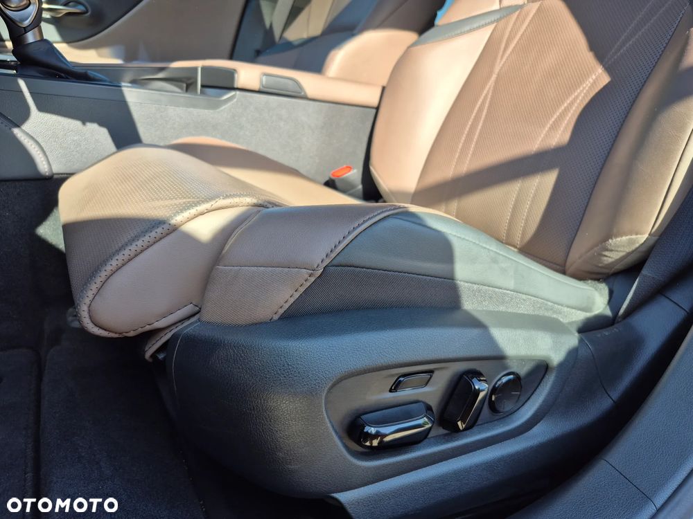 Lexus ES 300h Prestige - 23
