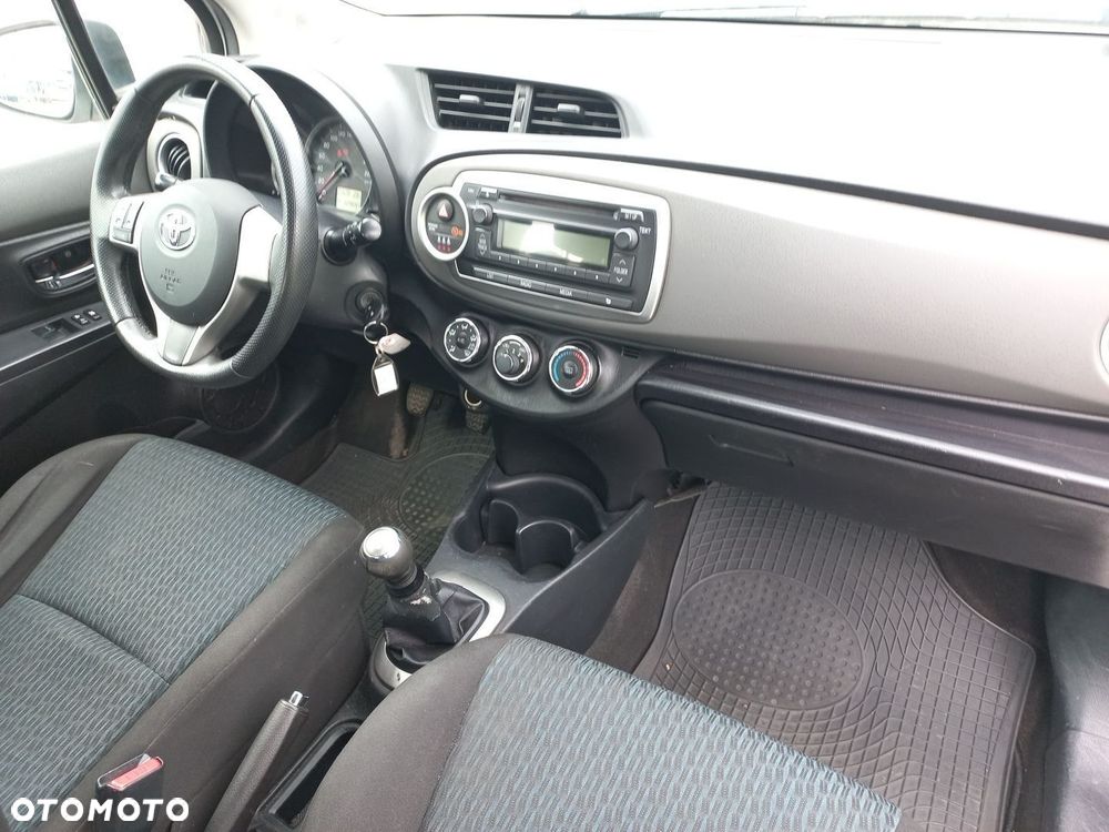 Toyota Yaris 1.0 Active EU6 - 13