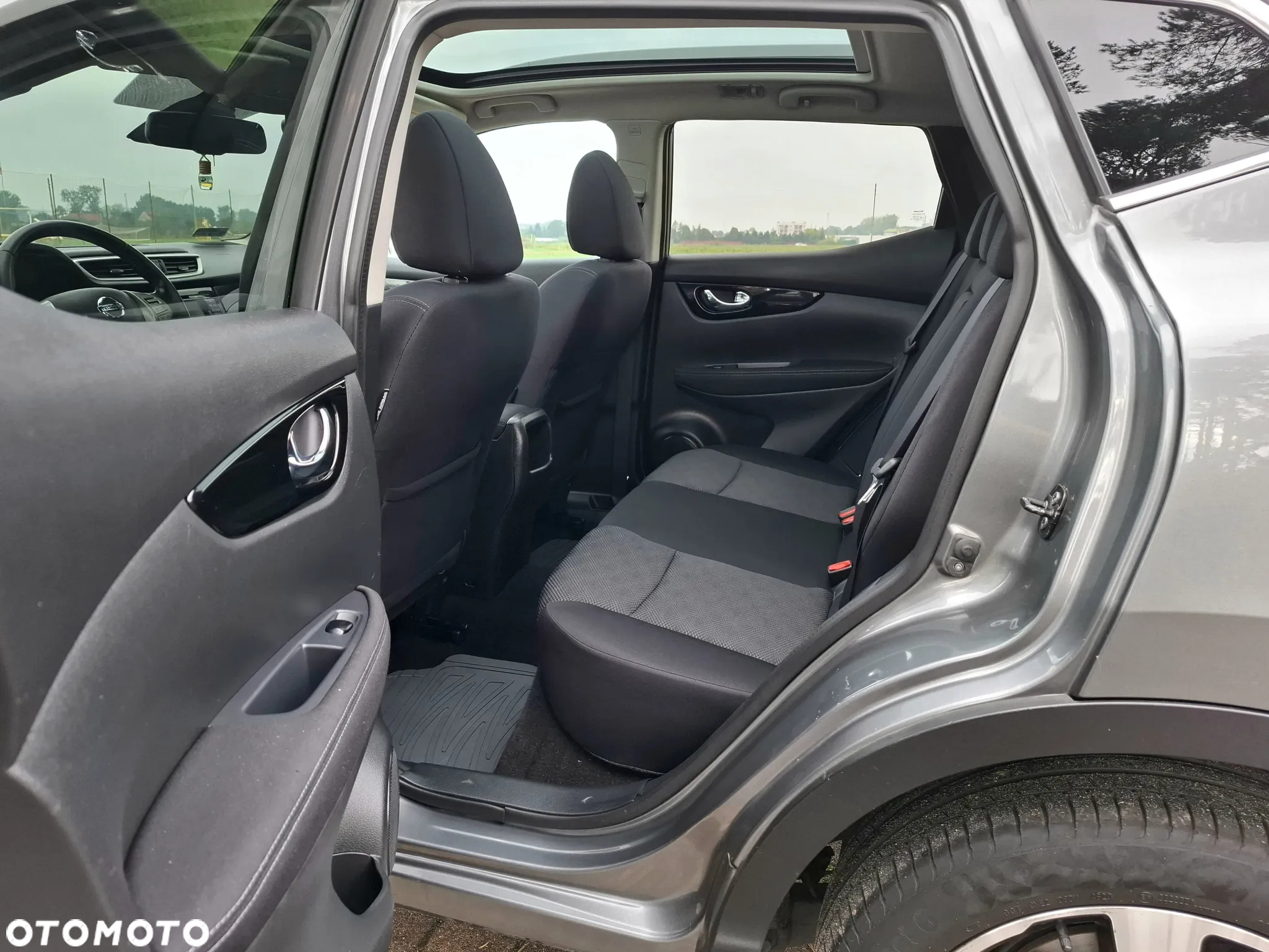 Nissan Qashqai 1.2 DIG-T N-Connecta EU6 - 27