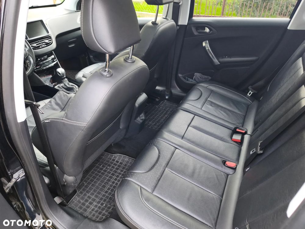 Peugeot 2008 - 8