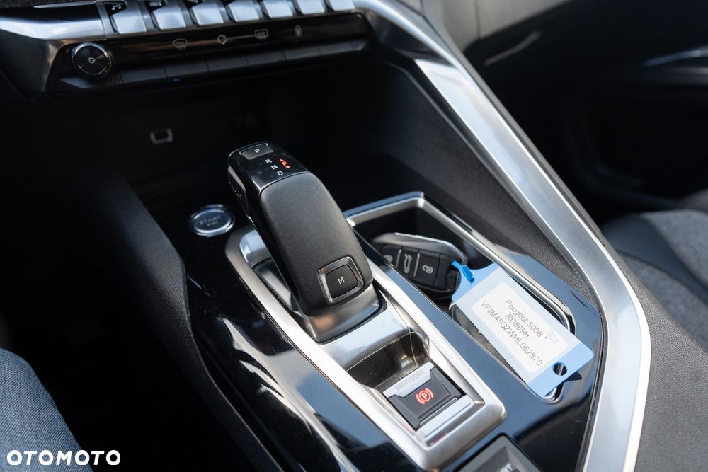 Peugeot 5008 THP 165 EAT6 Allure - 17