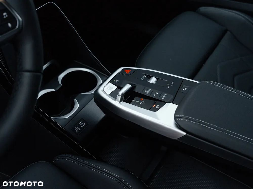 BMW X2 sDrive18d - 11