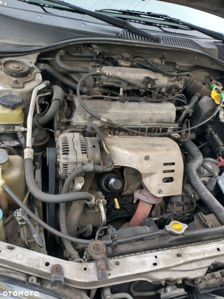 Toyota Avensis 2.0 Sol - 10