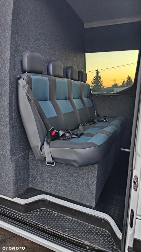 Iveco Daily 35C14  bliźniak brygadówka 7 osób - 12