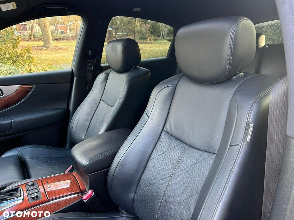 Infiniti QX70 3.7 AWD S Premium - 30