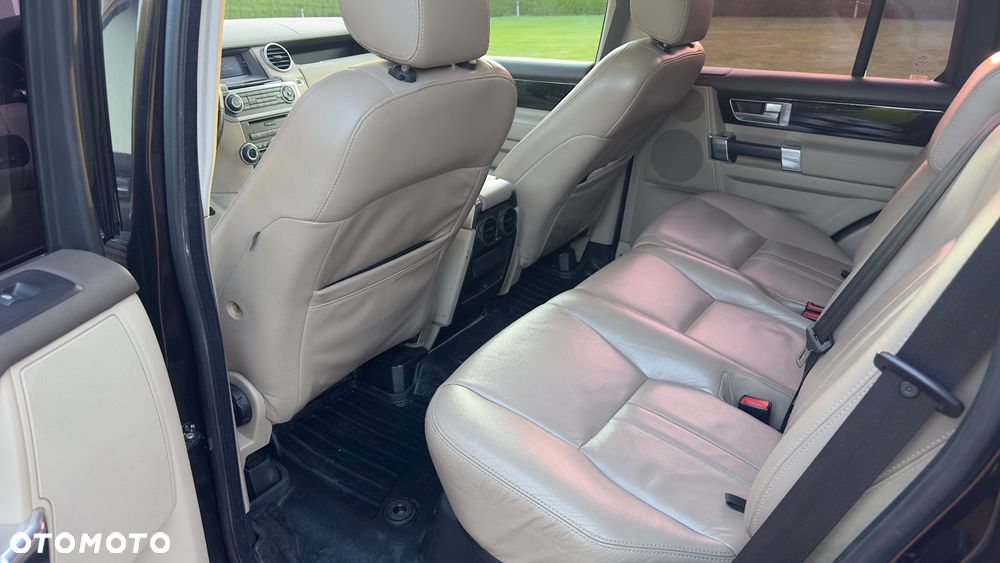 Land Rover Discovery 3.0D V6 SE - 26