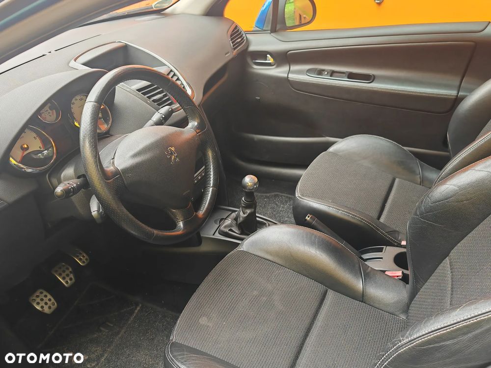 Peugeot 207 - 11