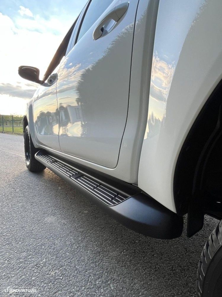 Toyota Hilux 2.4 D-4D 4WD CD CH Aut. - 24