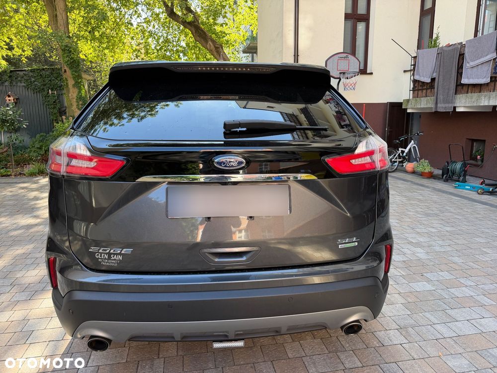 Ford Edge - 8