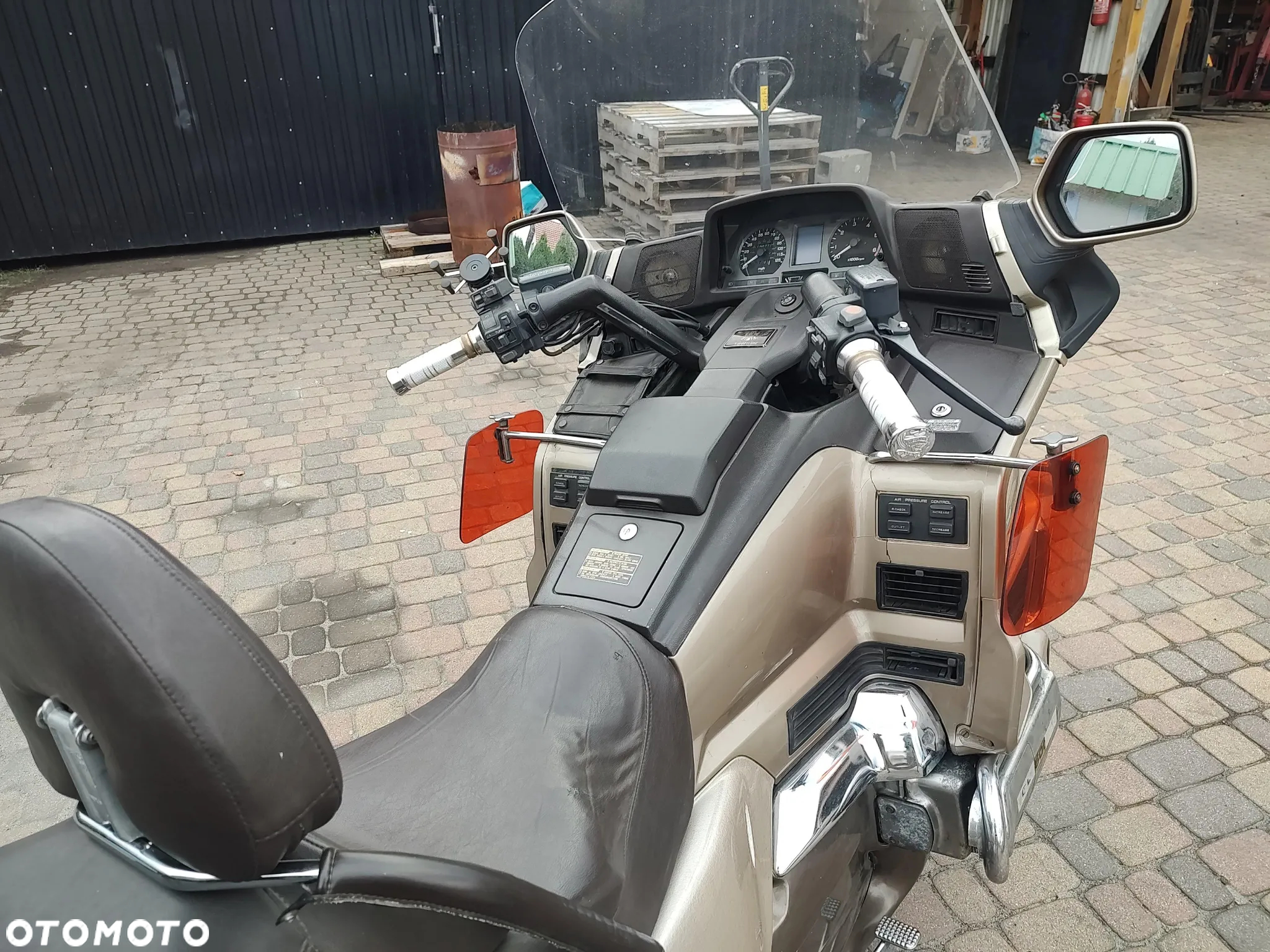 Honda GL - 9