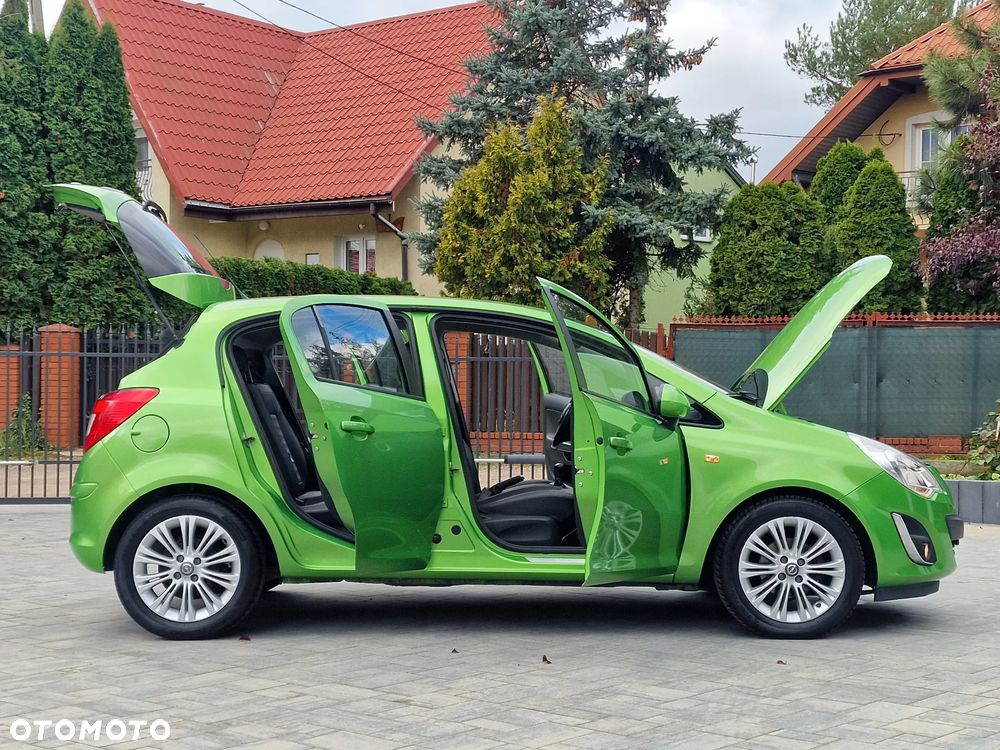 Opel Corsa 1.4 16V Cosmo - 26