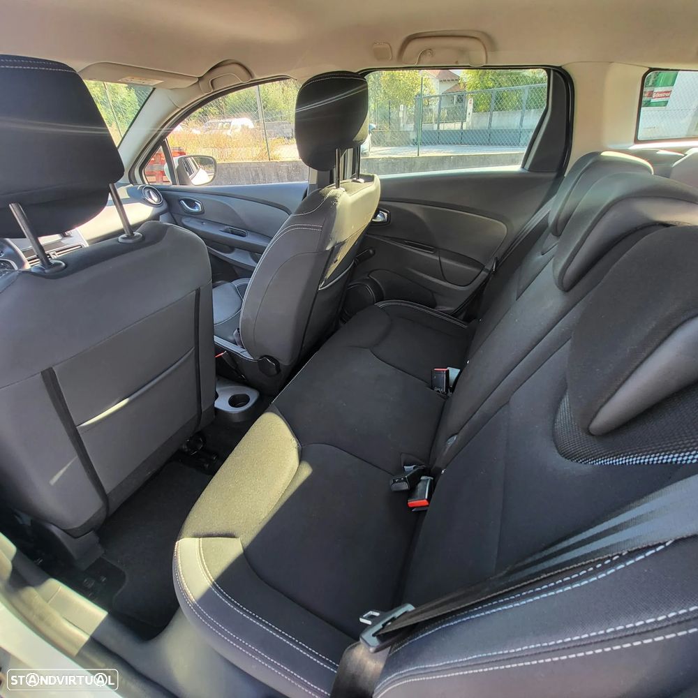 Renault Clio Sport Tourer (Energy) dCi 90 Bose Edition - 19
