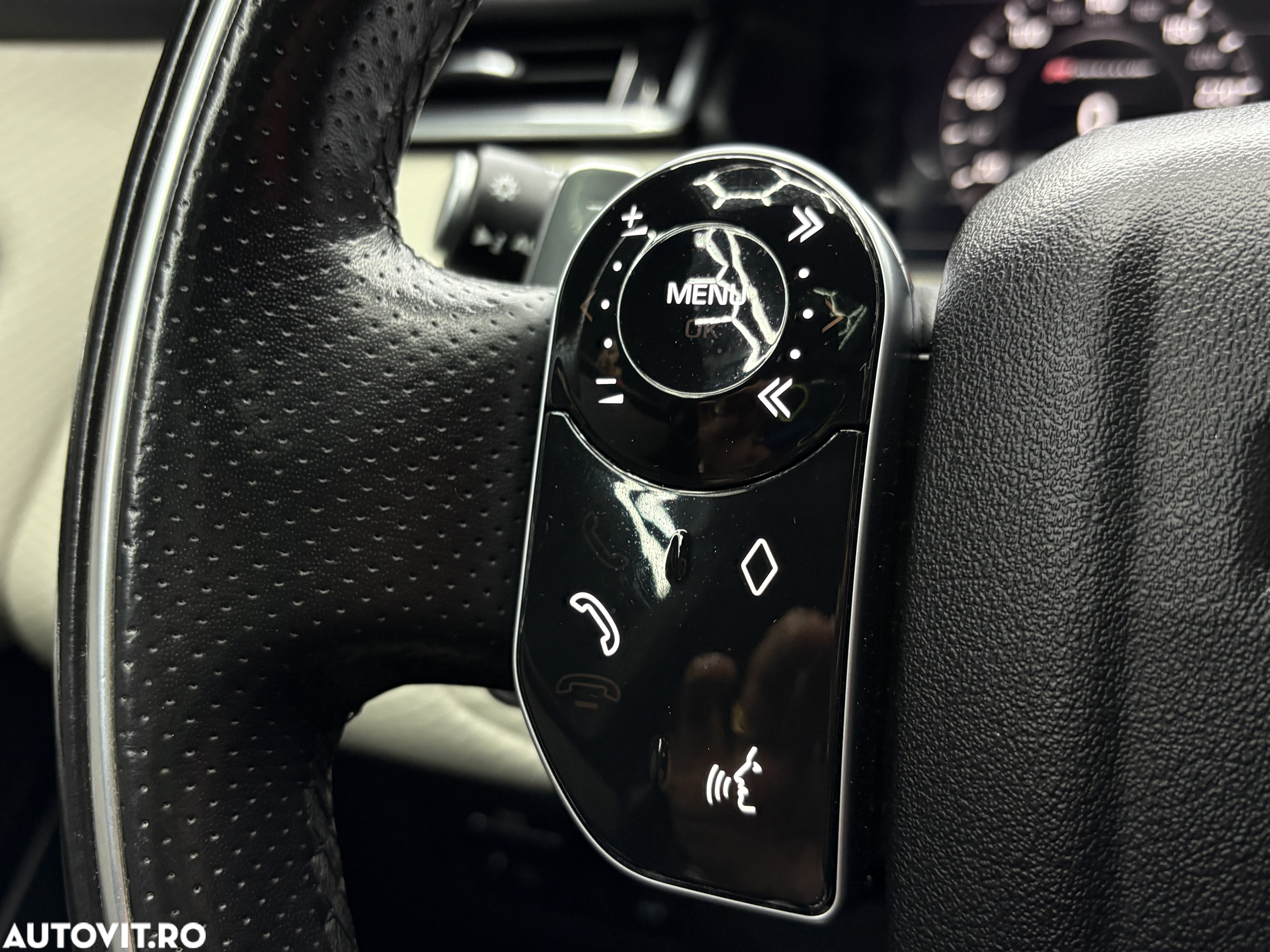 Land Rover Range Rover Velar 3.0 R-Dynamic S - 24