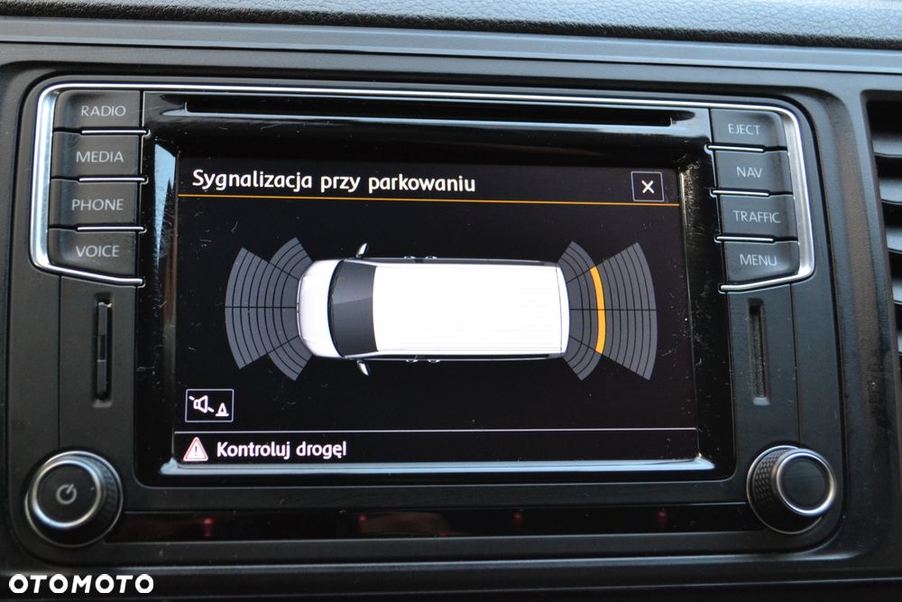 Volkswagen Caravelle - 12