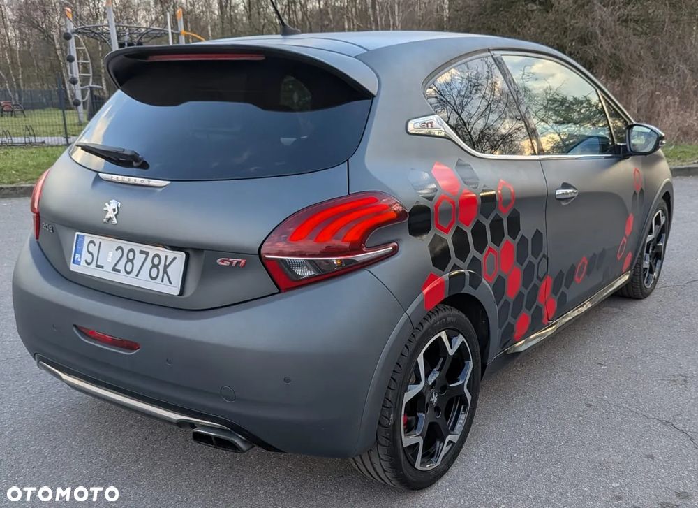 Peugeot 208 - 2