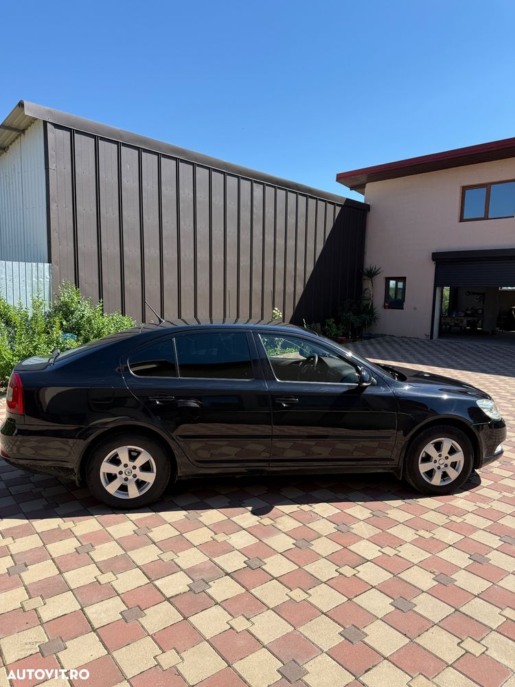 Skoda Octavia 2.0 TDI DSG Elegance - 3
