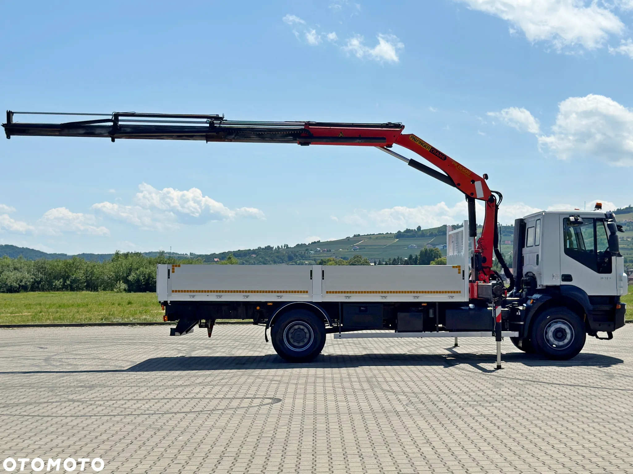 Iveco TRAKKER 310 * SKRZYNIA 6,00 m + PK 15500 * STAN BDB - 5