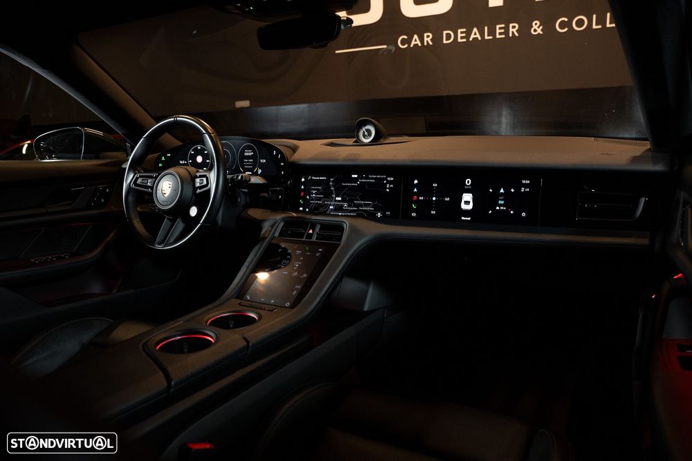 Porsche Taycan 4S - 13