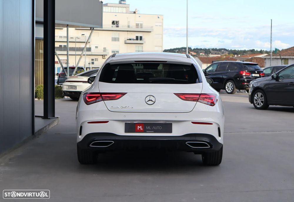 Mercedes-Benz CLA 250 e Shooting Brake AMG Line - 4