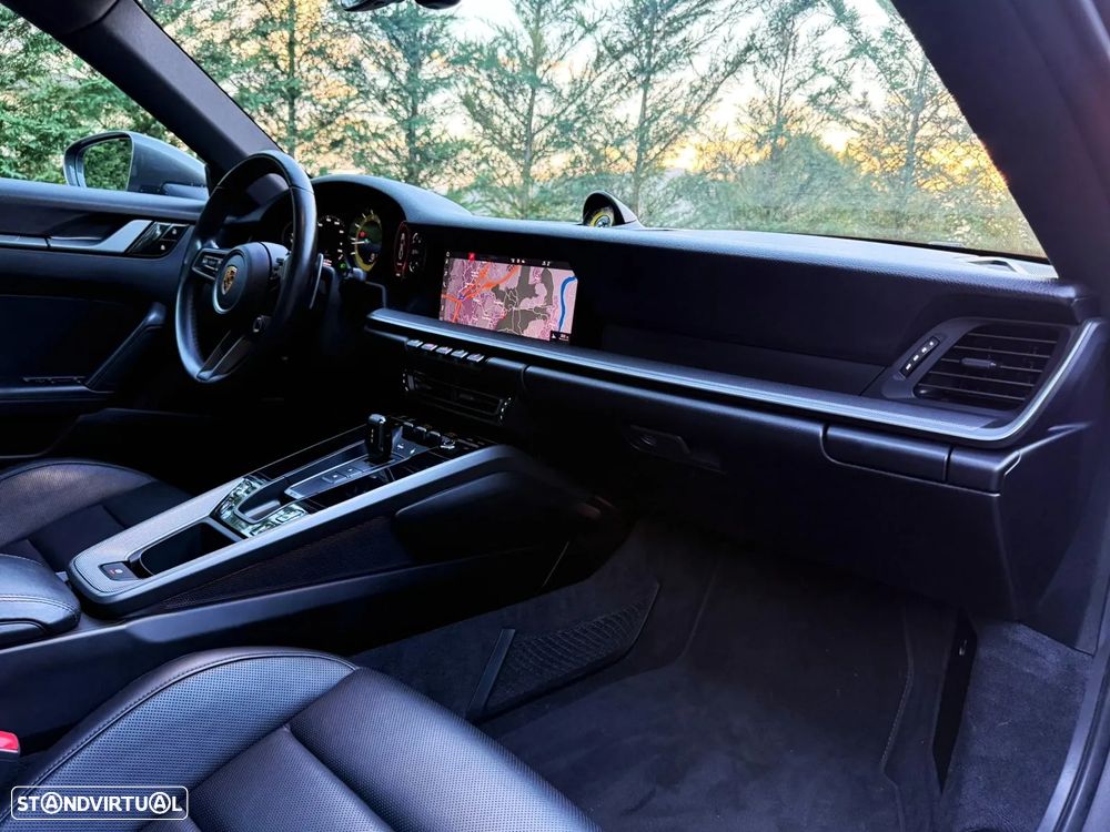 Porsche 911 (992) Carrera 4S PDK - 17