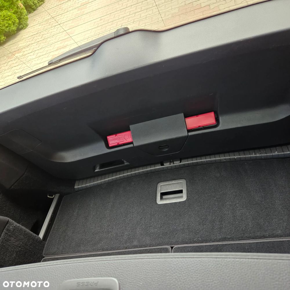 Volkswagen Touran - 5