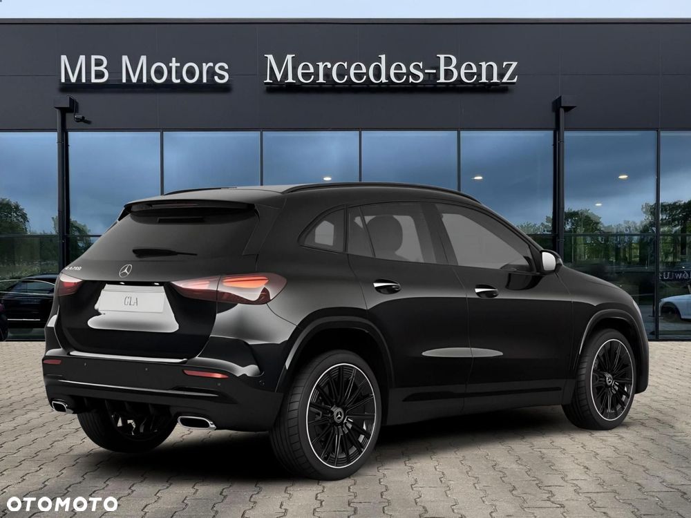 Mercedes-Benz GLA - 4