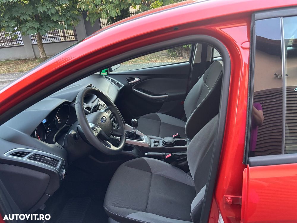 Ford Focus - 8