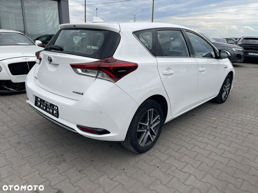 Toyota Auris Hybrid 135 Comfort - 2