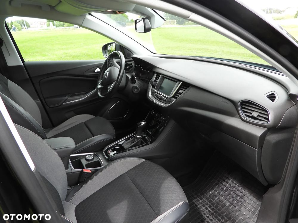 Opel Grandland X 1.6 T Innovation S&S - 11