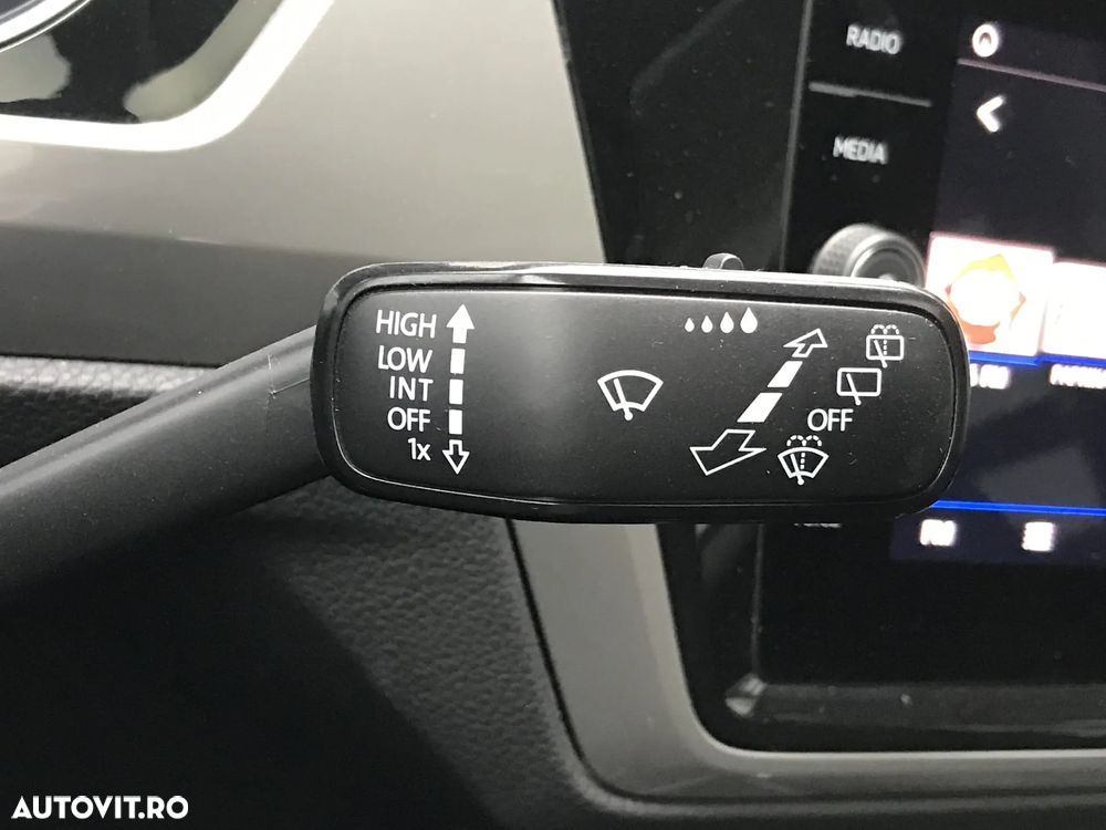 Volkswagen Touran 2.0 TDI SCR DSG Trendline - 20