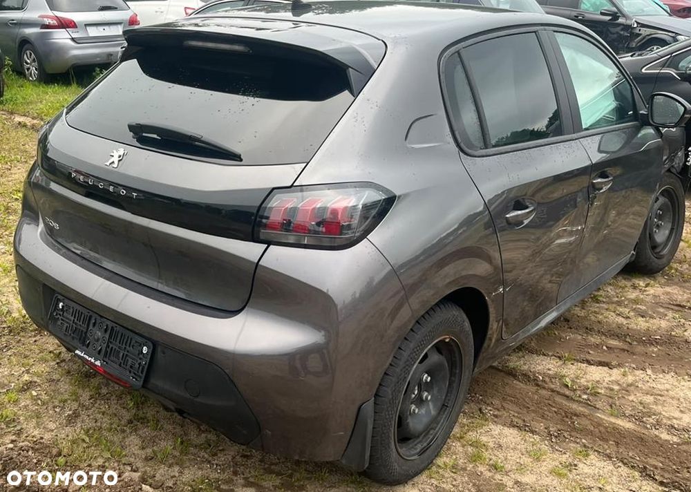 Peugeot 208 - 4