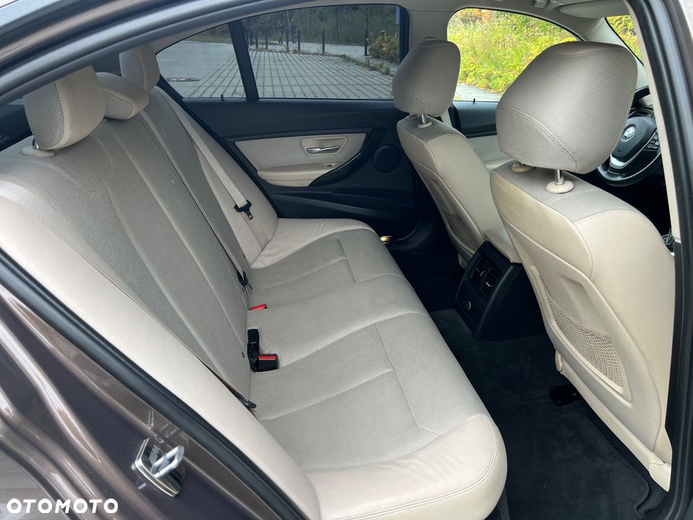 BMW Seria 3 - 30