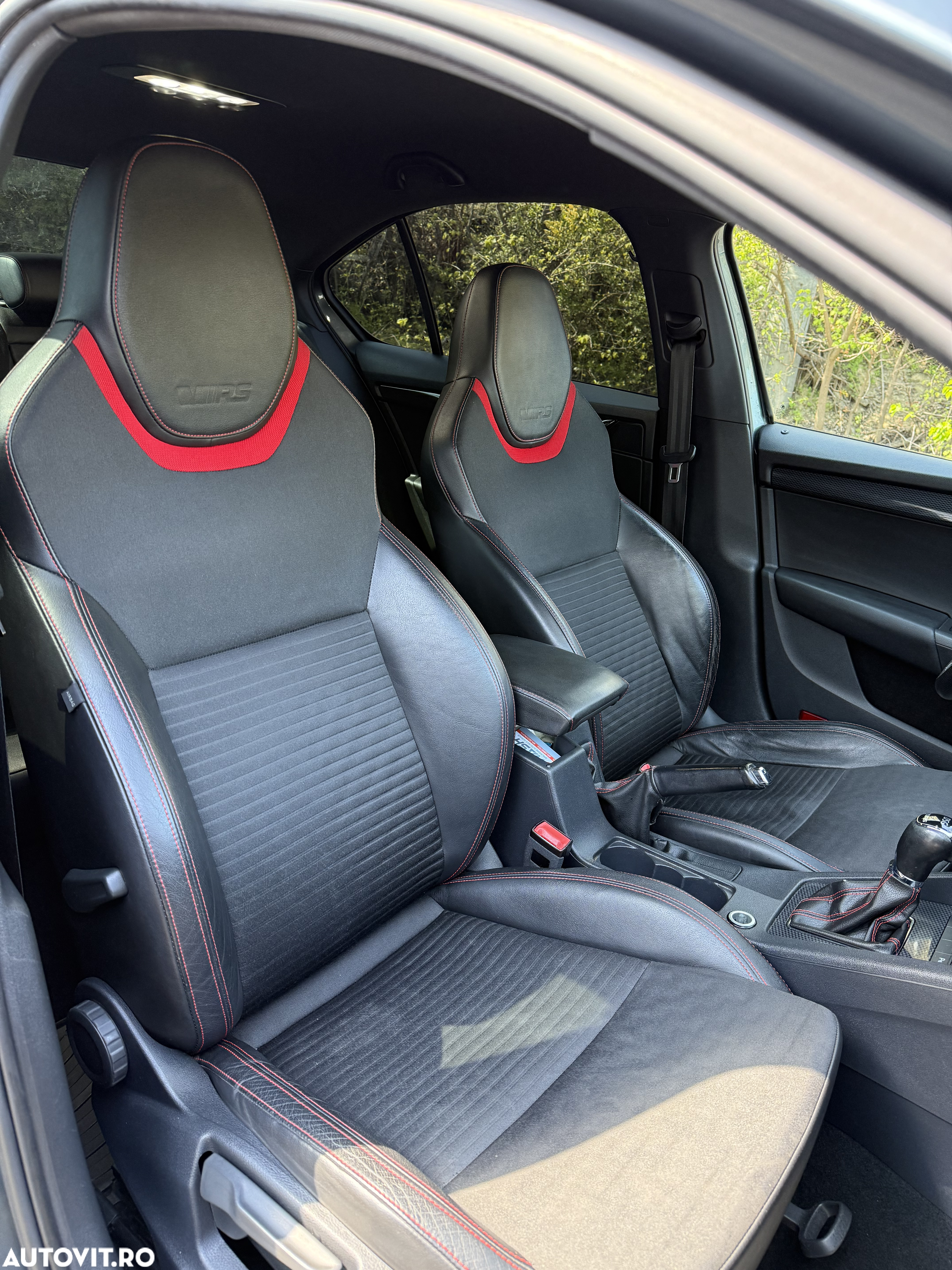 Skoda Octavia 2.0 TDI DSG RS - 6