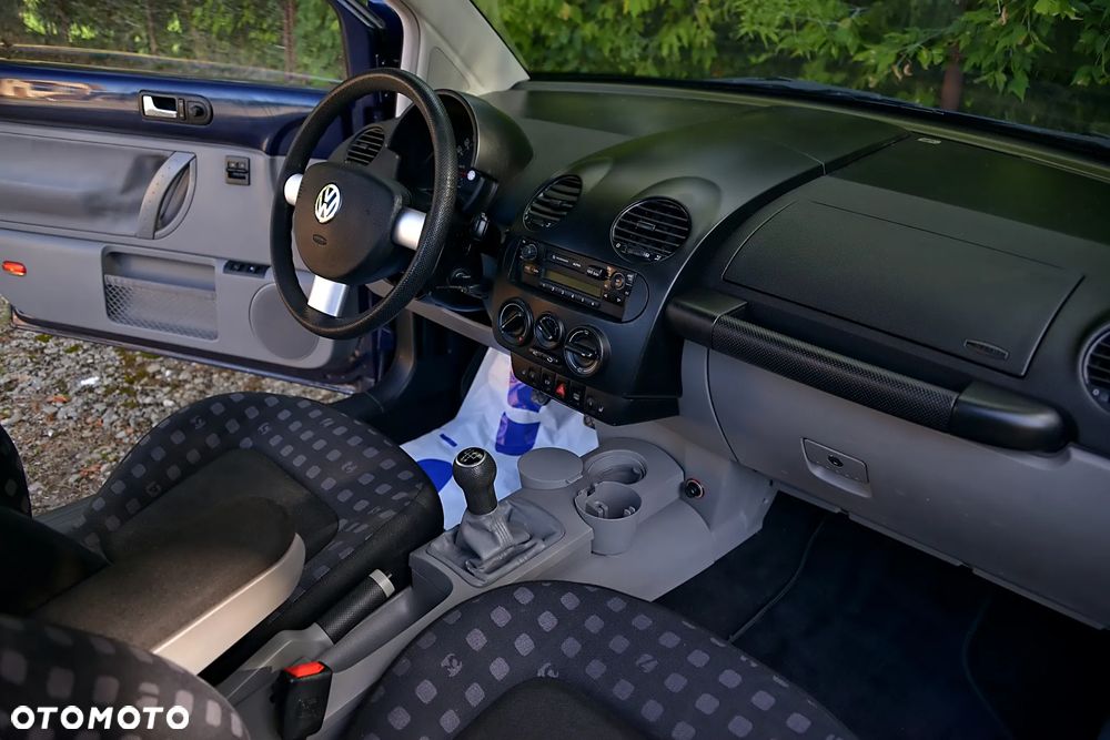 Volkswagen New Beetle - 29