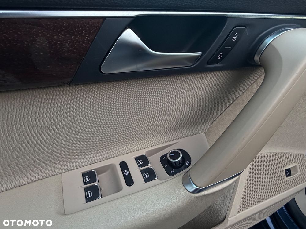 Volkswagen Passat 2.0 TDI 4Motion DSG BlueMotion Tech Highline - 29