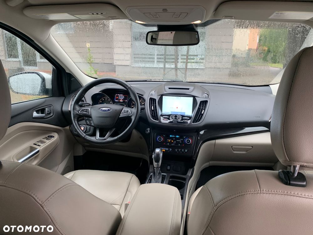 Ford Escape 2.0 EcoBoost AWD Titanium - 23