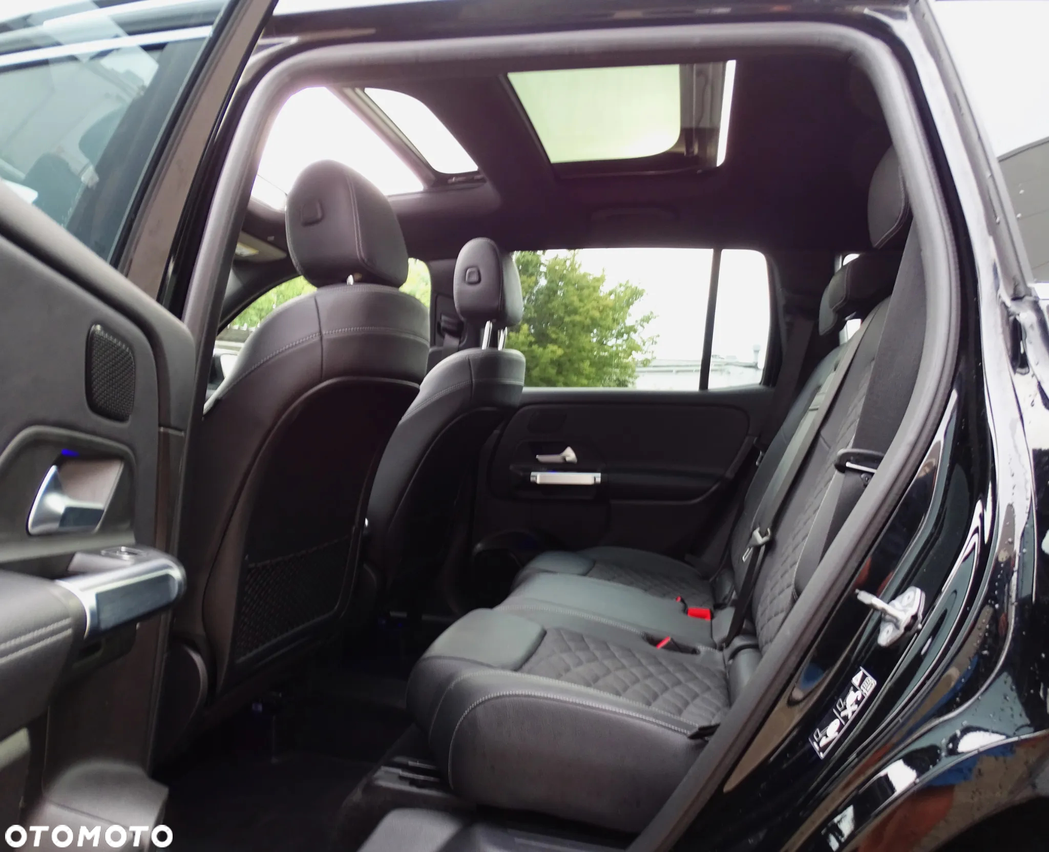 Mercedes-Benz GLB - 11