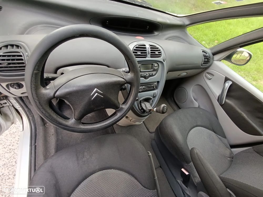 Citroën Xsara Picasso 1.6i Exclusive - 19