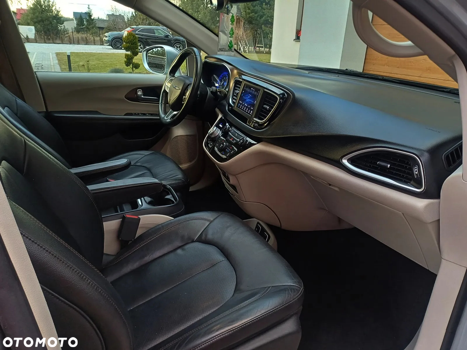 Chrysler Pacifica - 14