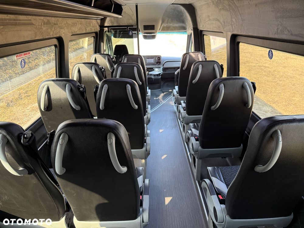 Mercedes-Benz Sprinter 517 - 19