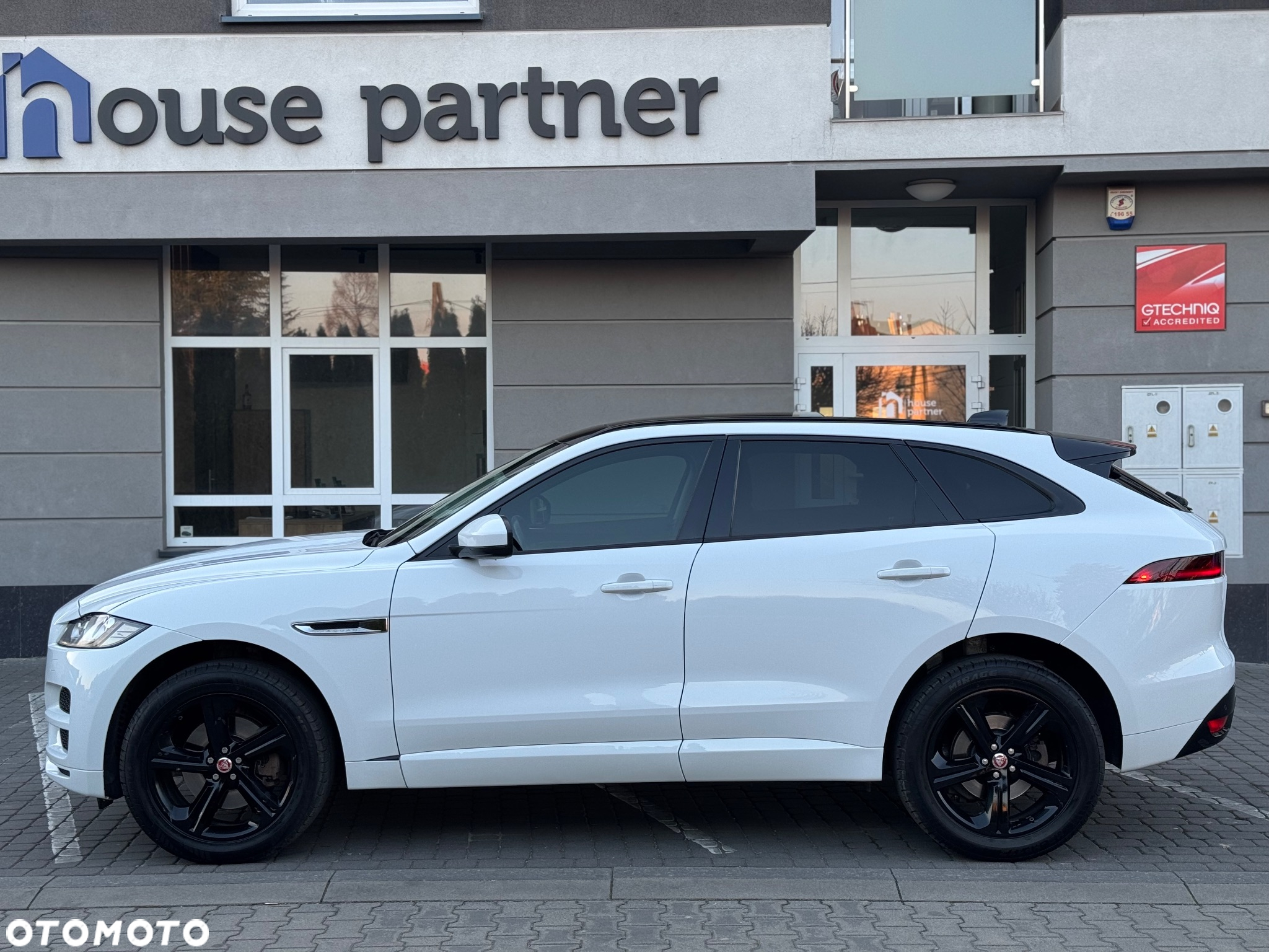 Jaguar F-Pace 3.0 V6 AWD R-Sport - 7