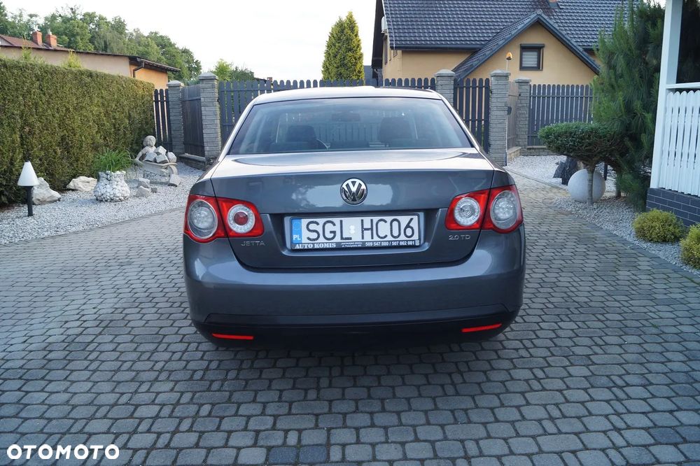 Volkswagen Jetta 2.0 TDI Comfortline - 16